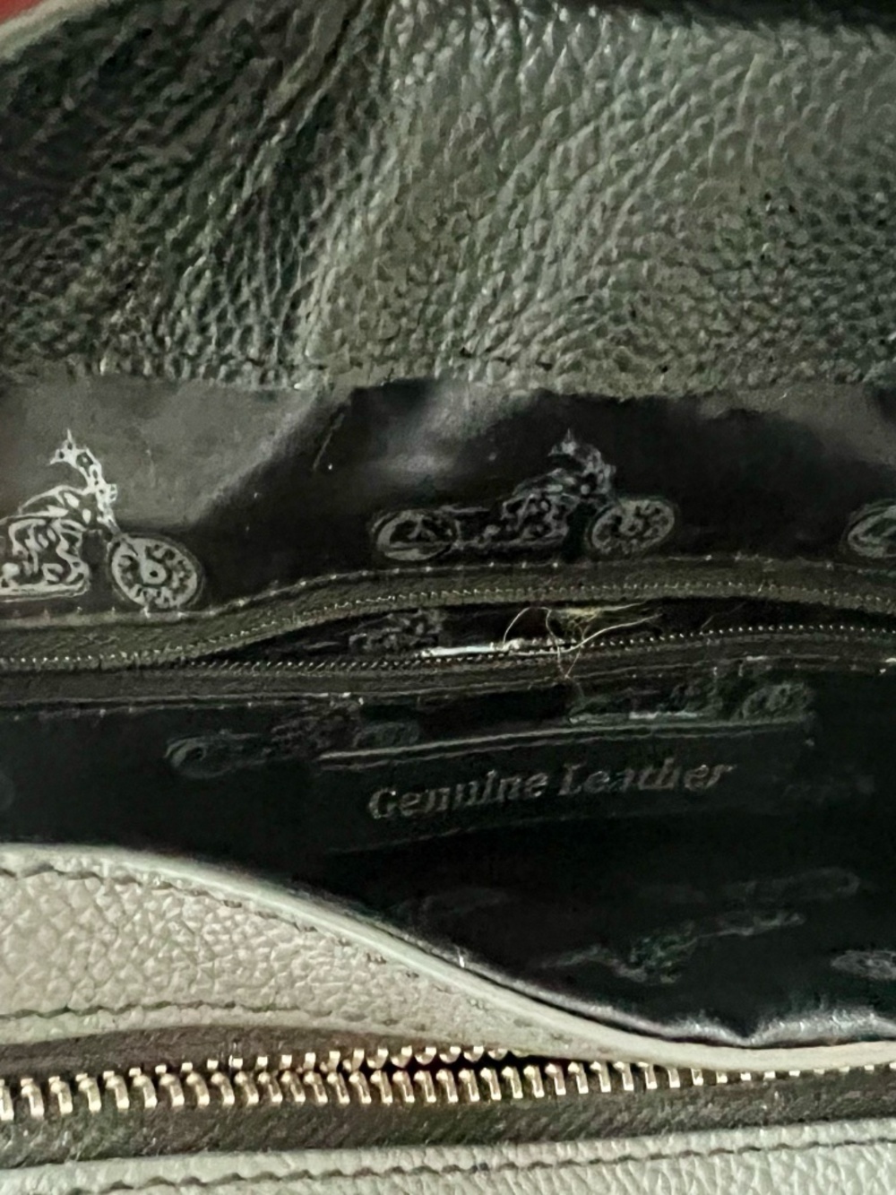 Harley Davidson Genuine Leather Purse - Picture 4 of 6